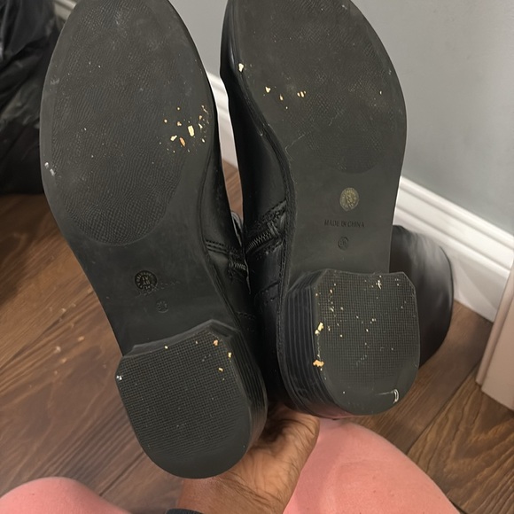 Black leather boots - Picture 2 of 3